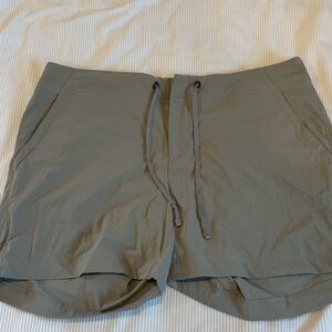 Columbia Green Athletic Shorts Lightweight Performance